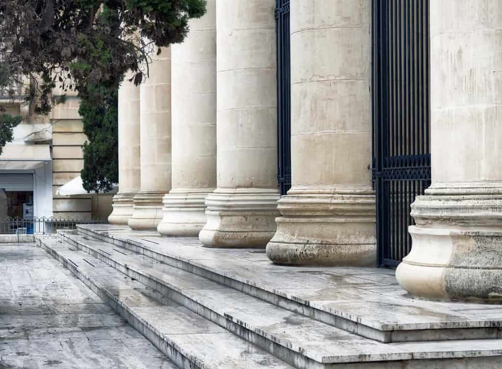 Image of small claims courthouse steps